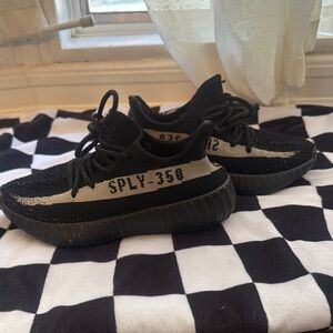 Black and White SPLY-350 Sneakers